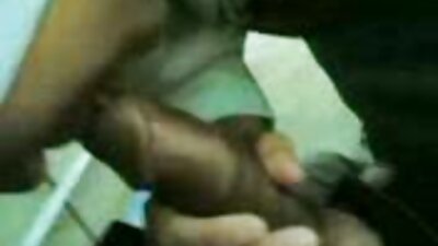 Isteri pelacur matang jerking orang yang tidak dikenali dan mendapat air mani pada mukanya
