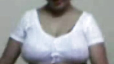 Persetan dengan dildo saya dalam kasut tumit tinggi, stoking dan pakaian dalam