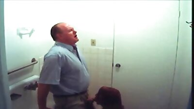 Schön offene gepiercte pussy vor memakai pakaian dalam hitam seksi dan but